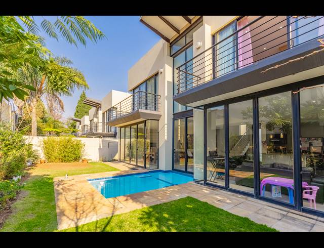 3 BEDROOM TOWNHOUSE FOR SALE IN BRYANSTON